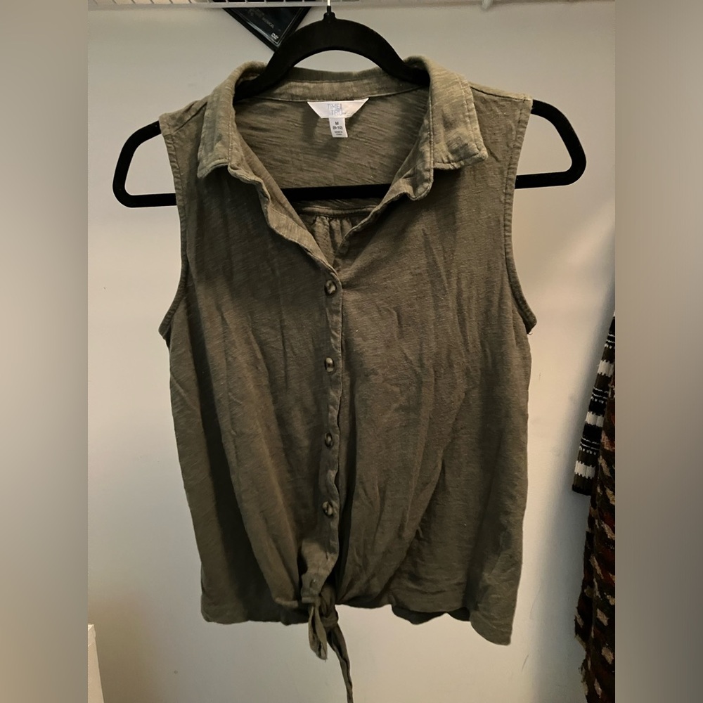 Time & Tru Tie Front Sleeveless Button Down Shirt